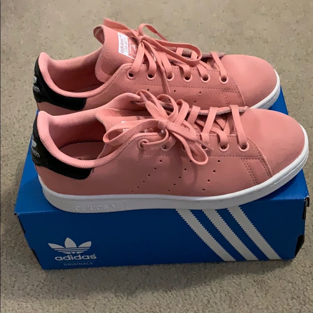 Stan Smith - image 3